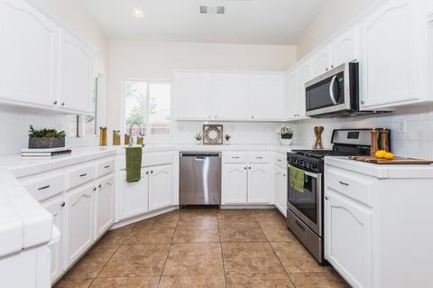 971 Evergreen Ave, Lemoore, CA 93245 photo 8