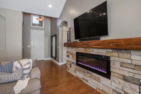 436 W Kelly Ave, Clovis, CA 93611 photo 6