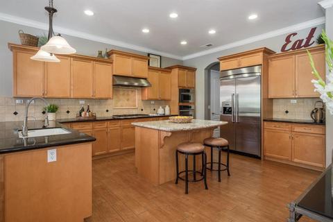 436 W Kelly Ave, Clovis, CA 93611 photo 8