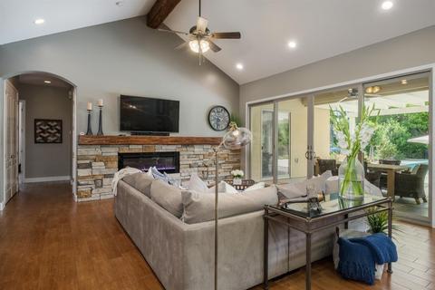 436 W Kelly Ave, Clovis, CA 93611 photo 5