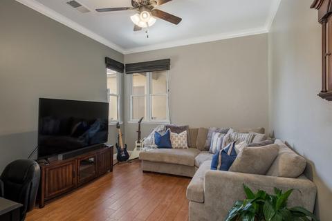 436 W Kelly Ave, Clovis, CA 93611 photo 10
