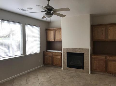 2030 E Parkview Ct, Visalia, CA 93292 photo 3