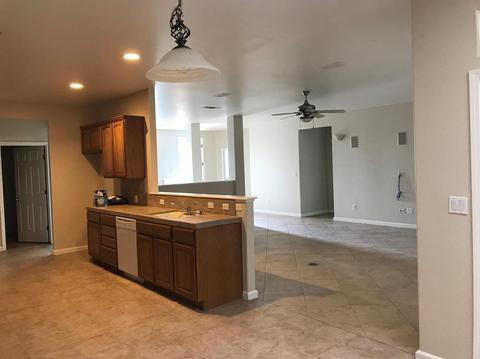 2030 E Parkview Ct, Visalia, CA 93292 photo 5