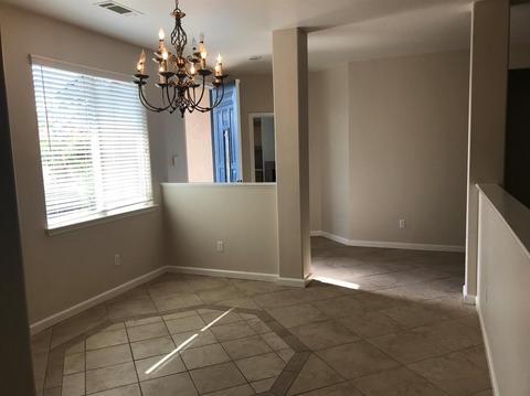 2030 E Parkview Ct, Visalia, CA 93292 photo 2