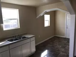 228 E Madera St, Avenal, CA 93204 photo 9