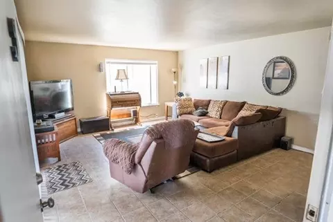 777 E King Ave, Tulare, CA 93274 photo 4