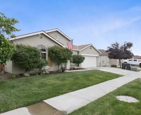 3838 E Seeger Ave, Visalia, CA 93292 photo 2