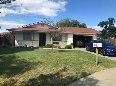 1237 Olive Cir, Hanford, CA 93230 photo 2