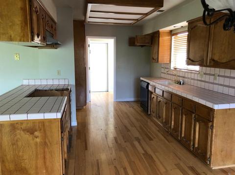1122 Raymond Rd, Hanford, CA 93230 photo 13