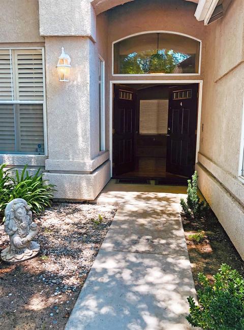 698 Avalon Dr, Lemoore, CA 93245 photo 9