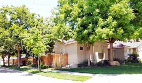 698 Avalon Dr, Lemoore, CA 93245 photo 5