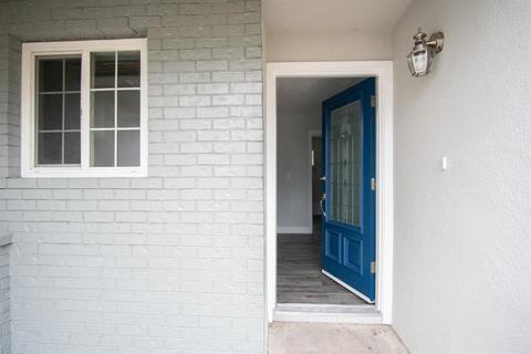 511 E Cambridge Ave, Visalia, CA 93292 photo 3