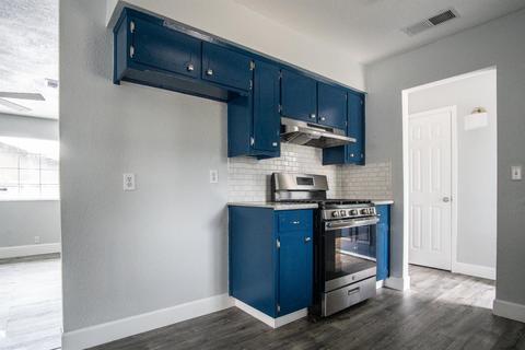 511 E Cambridge Ave, Visalia, CA 93292 photo 6