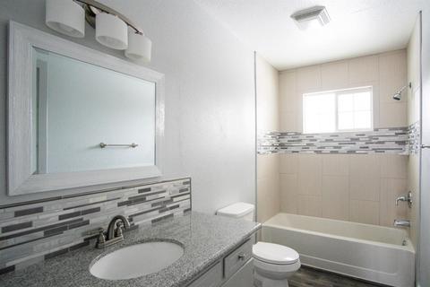 511 E Cambridge Ave, Visalia, CA 93292 photo 10
