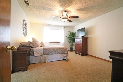 1812 E Westcott Ct, Visalia, CA 93292 photo 11