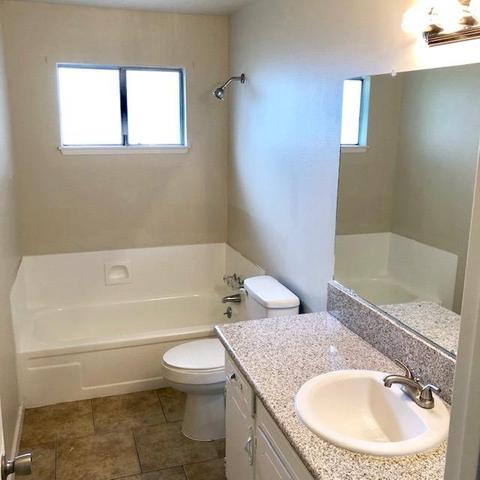 1125 E Feemster Ave, Visalia, CA 93292 photo 12