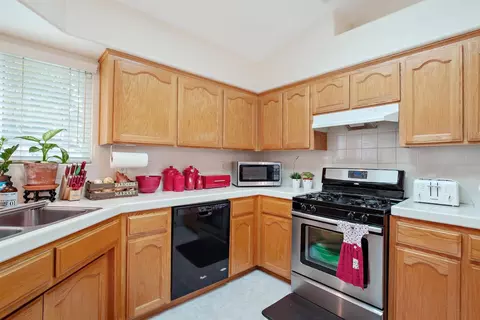 862 Dublin Dr, Lemoore, CA 93245 photo 13