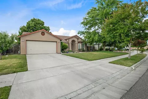 862 Dublin Dr, Lemoore, CA 93245 photo 2