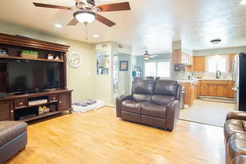 583 E Gail Ave, Tulare, CA 93274 photo 6