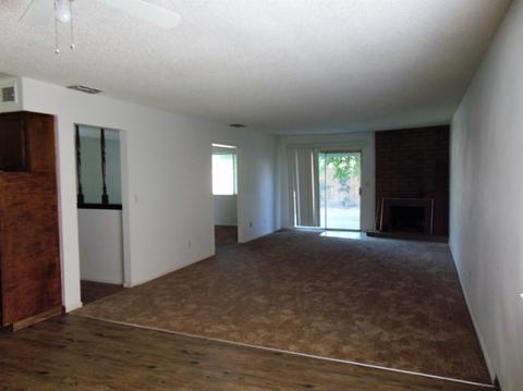 326 Evergreen Ave, Visalia, CA 93277 photo 8