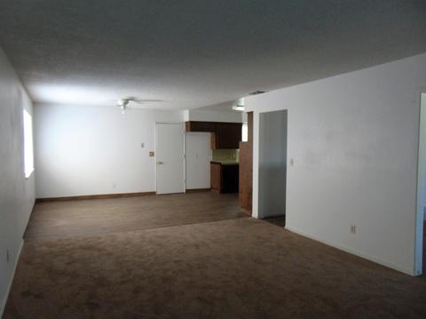 326 Evergreen Ave, Visalia, CA 93277 photo 6