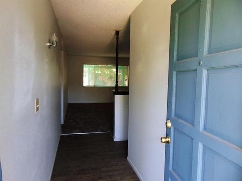 326 Evergreen Ave, Visalia, CA 93277 photo 2