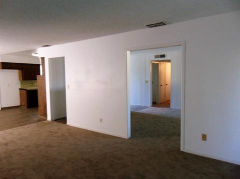 326 Evergreen Ave, Visalia, CA 93277 photo 7