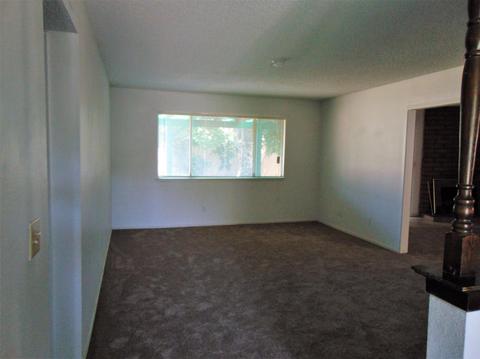 326 Evergreen Ave, Visalia, CA 93277 photo 3