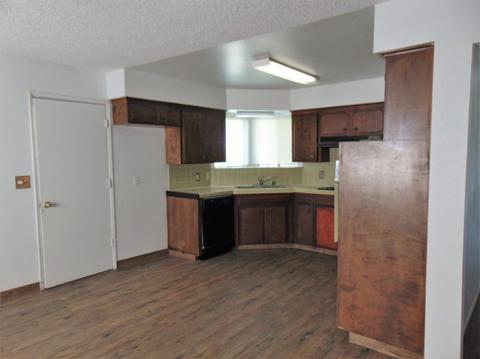 326 Evergreen Ave, Visalia, CA 93277 photo 9