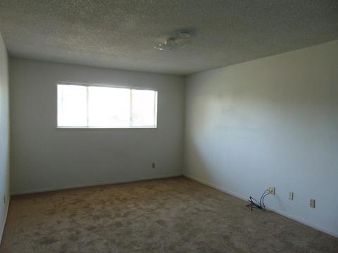 326 Evergreen Ave, Visalia, CA 93277 photo 16