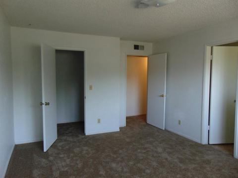 326 Evergreen Ave, Visalia, CA 93277 photo 17
