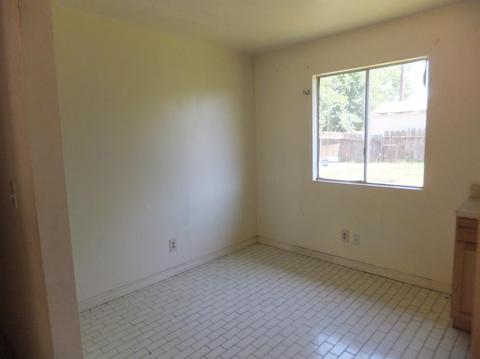 529 Ellsworth Ave, Pixley, CA 93256 photo 9