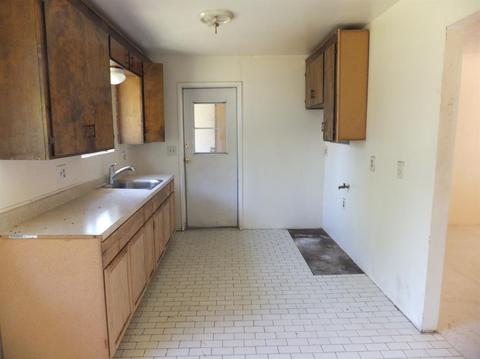 529 Ellsworth Ave, Pixley, CA 93256 photo 5
