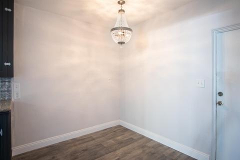 809 S Locust St, Visalia, CA 93277 photo 8