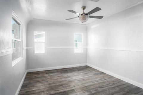 809 S Locust St, Visalia, CA 93277 photo 4
