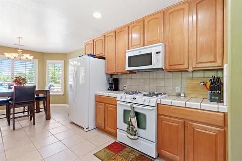 3811 E Center Ave, Visalia, CA 93292 photo 14
