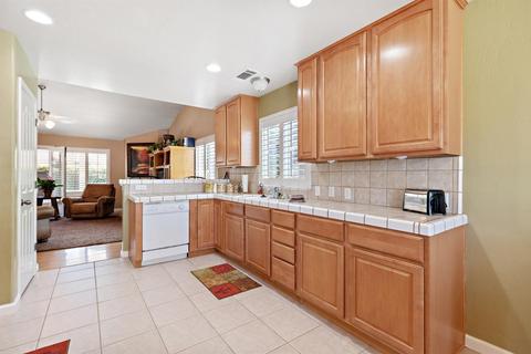 3811 E Center Ave, Visalia, CA 93292 photo 15