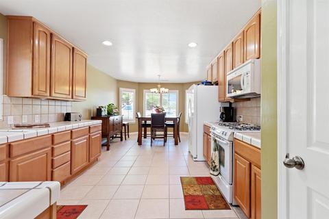 3811 E Center Ave, Visalia, CA 93292 photo 16