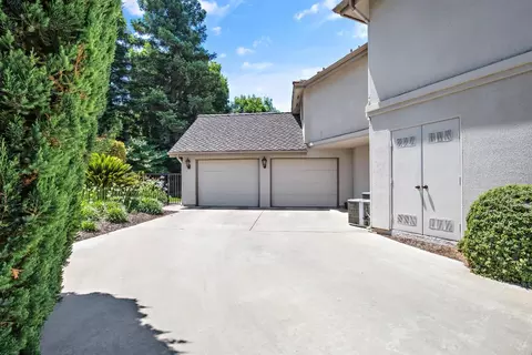 245 E Chestnut Ct, Visalia, CA 93277 photo 29