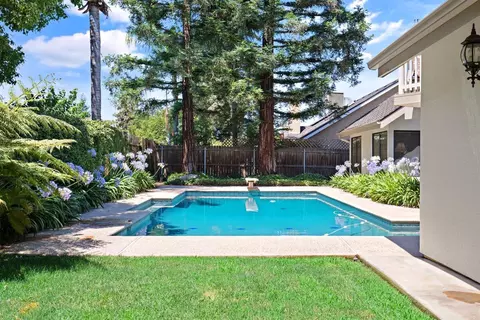 245 E Chestnut Ct, Visalia, CA 93277 photo 25