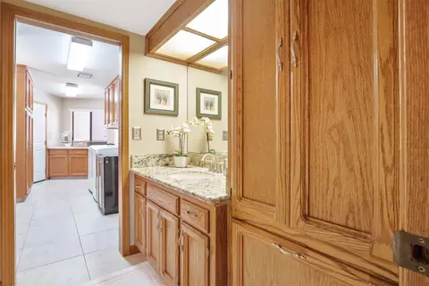 245 E Chestnut Ct, Visalia, CA 93277 photo 15