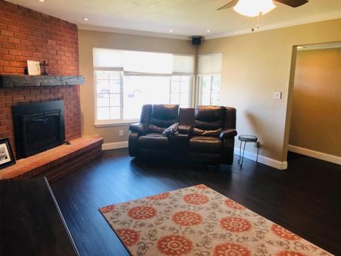 2321 E Howard Ave, Visalia, CA 93292 photo 4