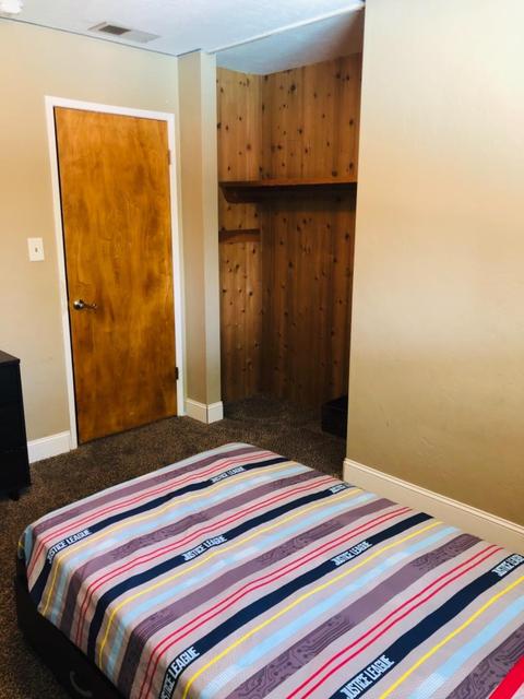 2321 E Howard Ave, Visalia, CA 93292 photo 15