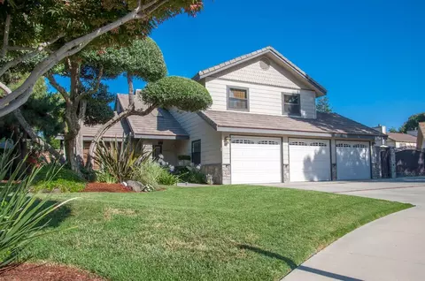 1472 E Avila Dr, Tulare, CA 93274 photo 2