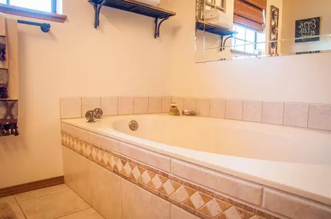 1472 E Avila Dr, Tulare, CA 93274 photo 36