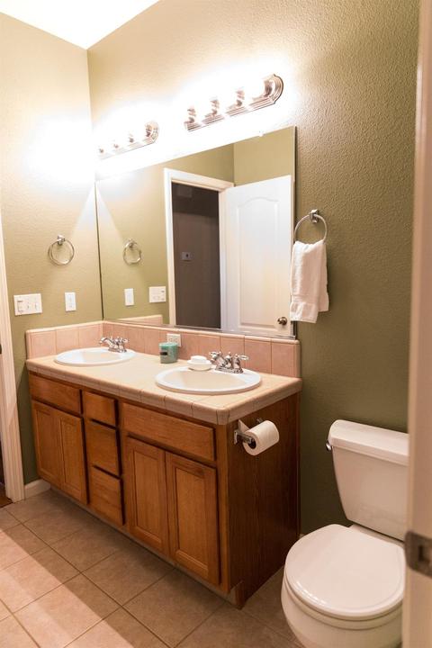 1151 Freedom Dr, Lemoore, CA 93245 photo 14