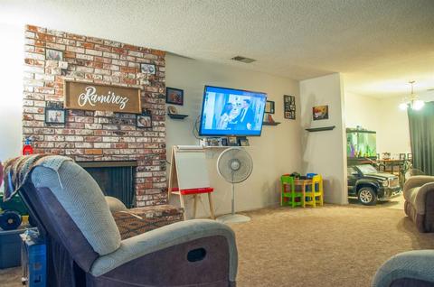 1740 E Laura Ave, Visalia, CA 93292 photo 5