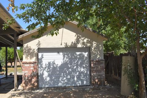 732 S Milsap Ave, Dinuba, CA 93618 photo 2