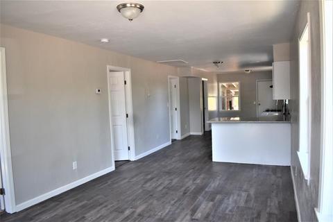 732 S Milsap Ave, Dinuba, CA 93618 photo 4