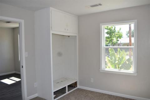 732 S Milsap Ave, Dinuba, CA 93618 photo 8